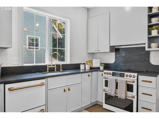 2327 Ne 52ND Ave, Portland, OR 97213