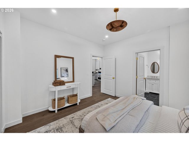 2327 Ne 52ND Ave, Portland, OR 97213