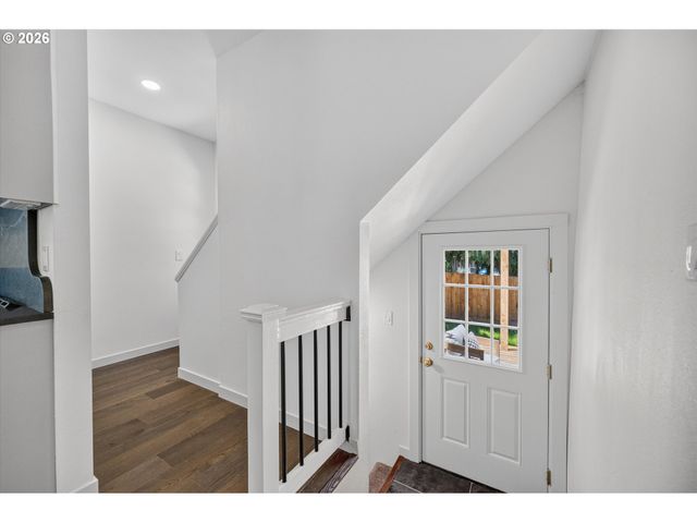 2327 Ne 52ND Ave, Portland, OR 97213