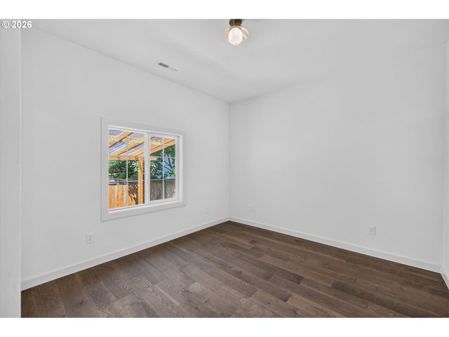 2327 Ne 52ND Ave, Portland, OR 97213