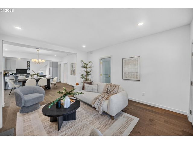 2327 Ne 52ND Ave, Portland, OR 97213