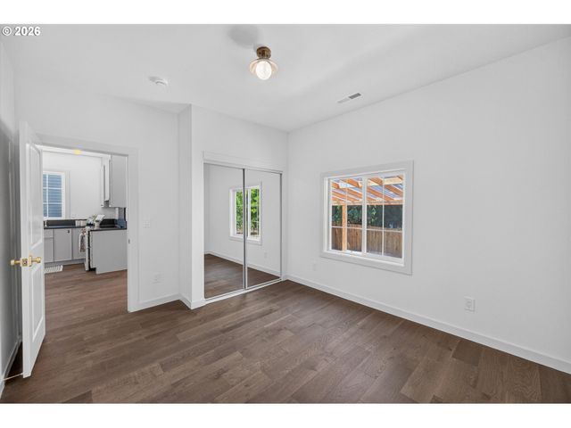 2327 Ne 52ND Ave, Portland, OR 97213