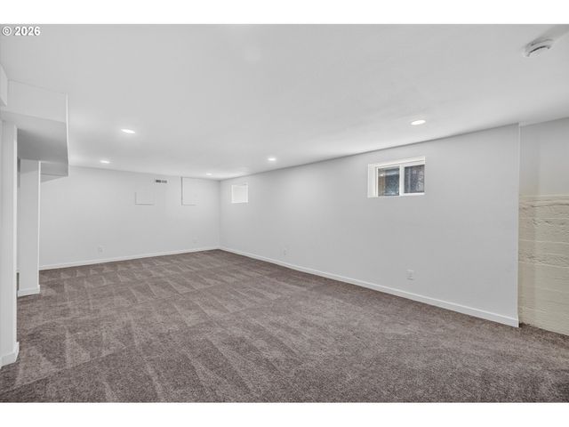 2327 Ne 52ND Ave, Portland, OR 97213