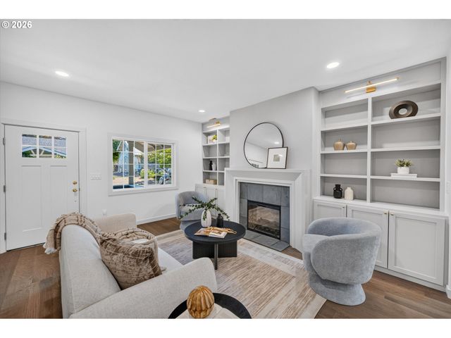 2327 Ne 52ND Ave, Portland, OR 97213