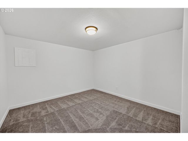 2327 Ne 52ND Ave, Portland, OR 97213