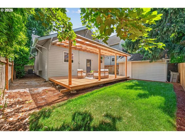 2327 Ne 52ND Ave, Portland, OR 97213