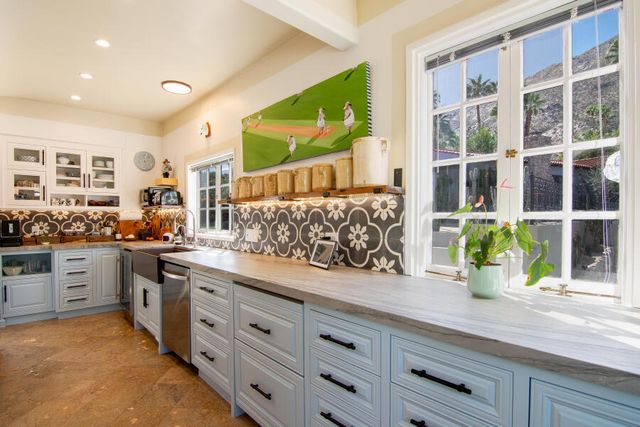 294 W Crestview Drive Drive, Palm Springs, CA 92264