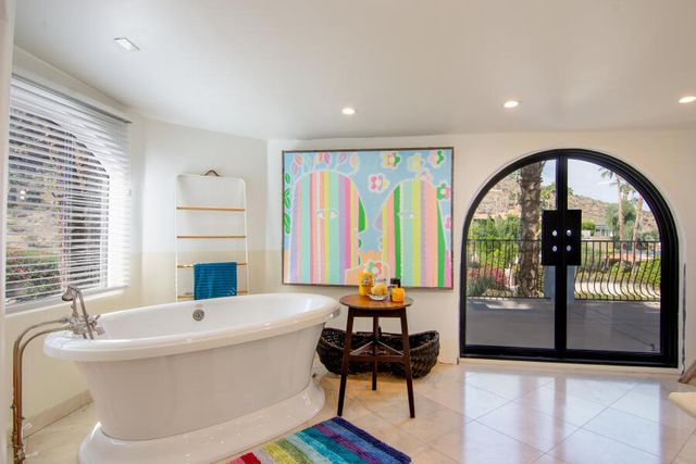 294 W Crestview Drive Drive, Palm Springs, CA 92264