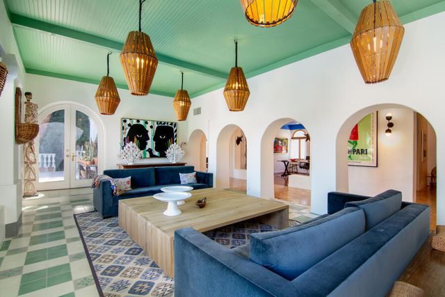 294 W Crestview Drive Drive, Palm Springs, CA 92264