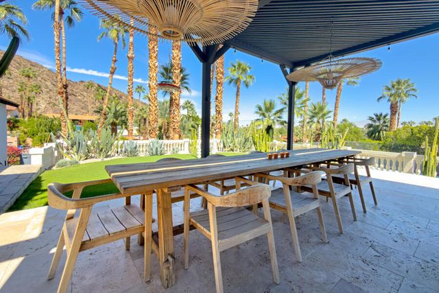 294 W Crestview Drive Drive, Palm Springs, CA 92264