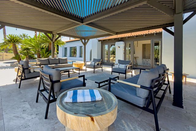 294 W Crestview Drive Drive, Palm Springs, CA 92264