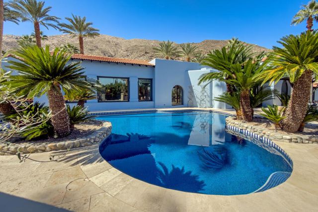 294 W Crestview Drive Drive, Palm Springs, CA 92264