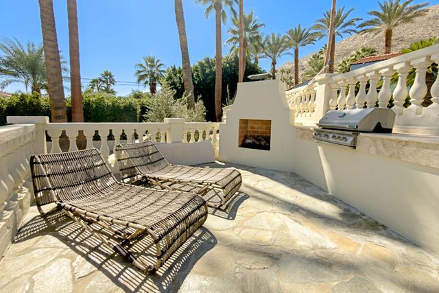 294 W Crestview Drive Drive, Palm Springs, CA 92264