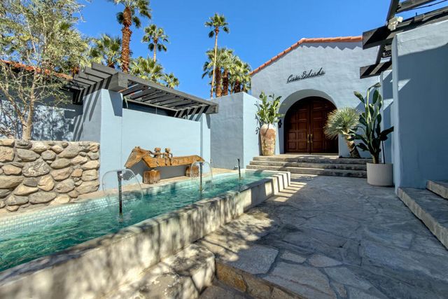 294 W Crestview Drive Drive, Palm Springs, CA 92264