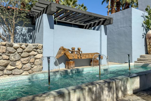 294 W Crestview Drive Drive, Palm Springs, CA 92264