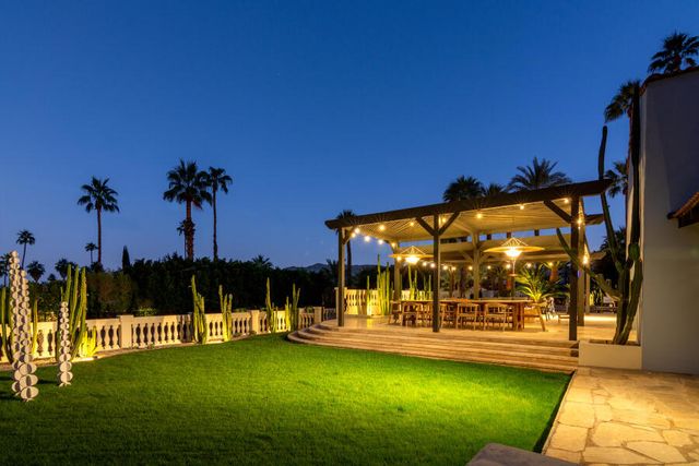 294 W Crestview Drive Drive, Palm Springs, CA 92264