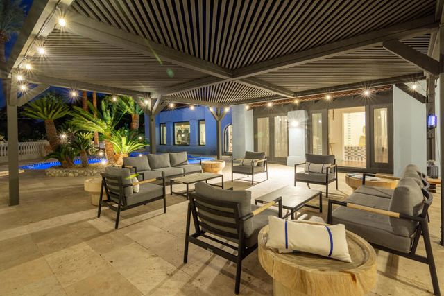 294 W Crestview Drive Drive, Palm Springs, CA 92264