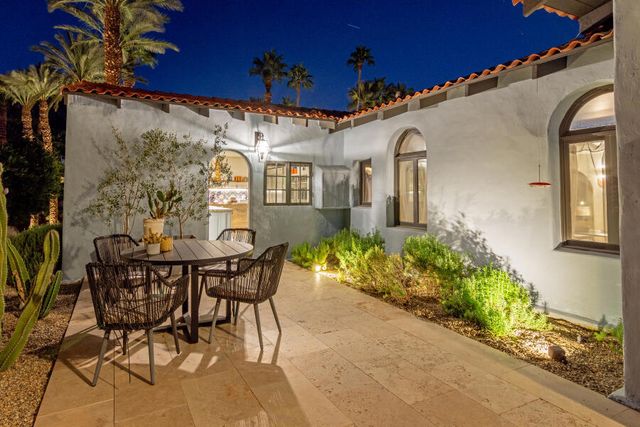 294 W Crestview Drive Drive, Palm Springs, CA 92264