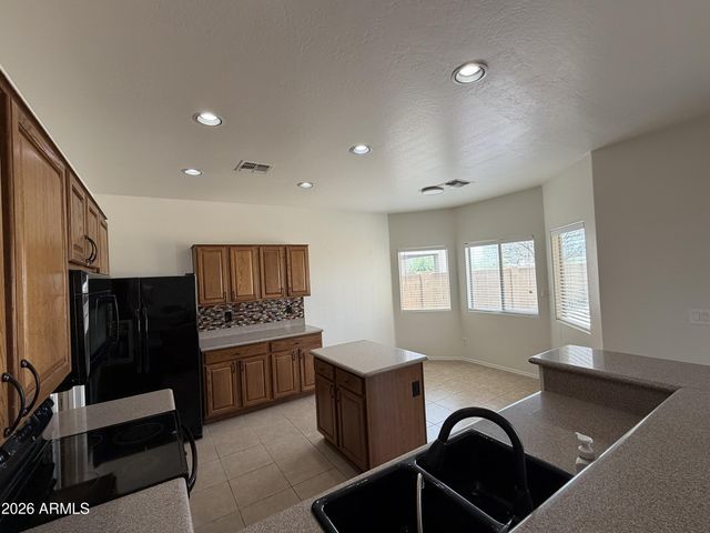 41108 N HUDSON Trail, Anthem, AZ 85086