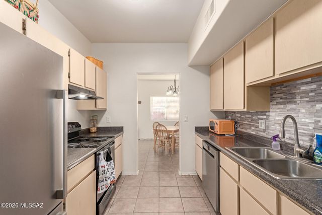 18870 S Esherton Drive, Sahuarita, AZ 85629