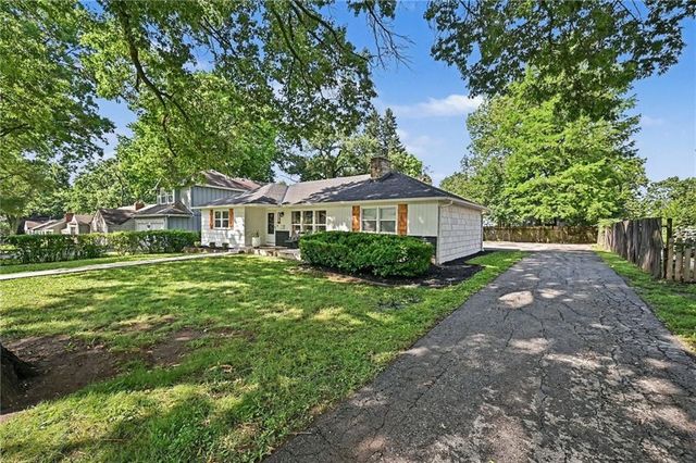 5020 Clark Drive, Roeland Park, KS 66205
