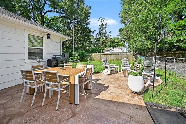 5020 Clark Drive, Roeland Park, KS 66205