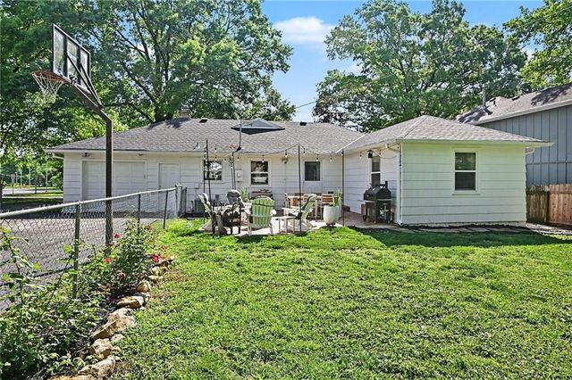 5020 Clark Drive, Roeland Park, KS 66205