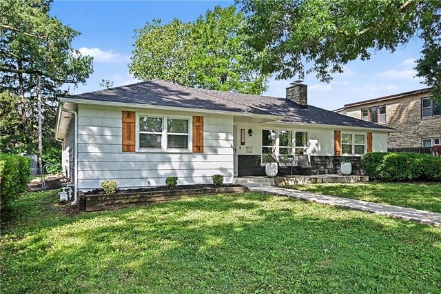 5020 Clark Drive, Roeland Park, KS 66205