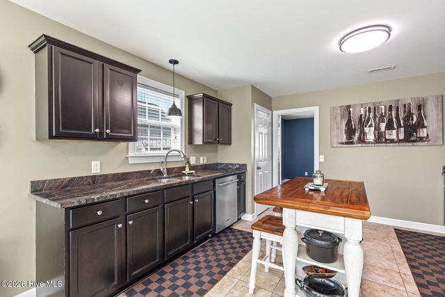 111 Blue Haven Drive, Hubert, NC 28539