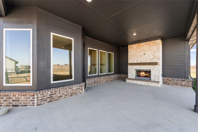 12420 Hornfels Drive, Krum, TX 76249