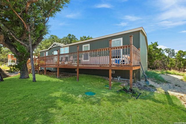 133 CANYON LAKE DR, Bandera, TX 78003