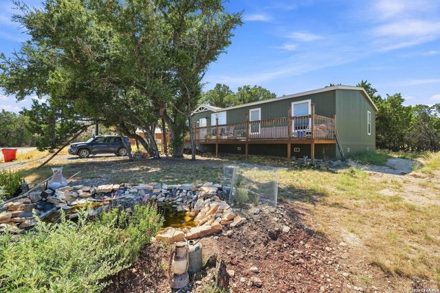 133 CANYON LAKE DR, Bandera, TX 78003