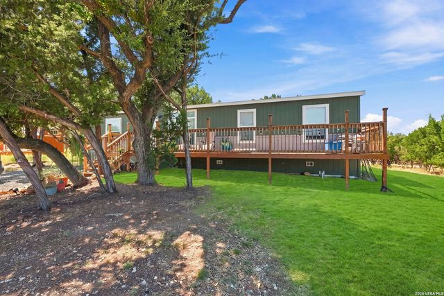 133 CANYON LAKE DR, Bandera, TX 78003