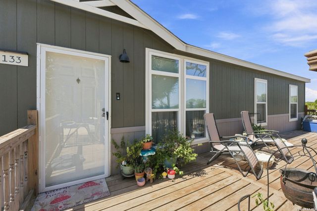 133 CANYON LAKE DR, Bandera, TX 78003
