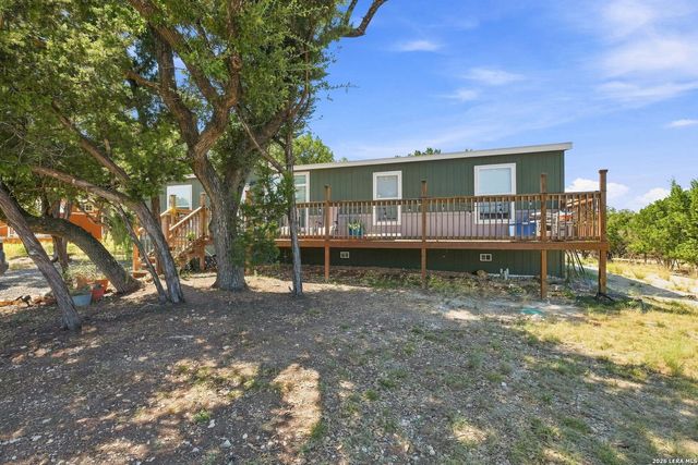 133 CANYON LAKE DR, Bandera, TX 78003