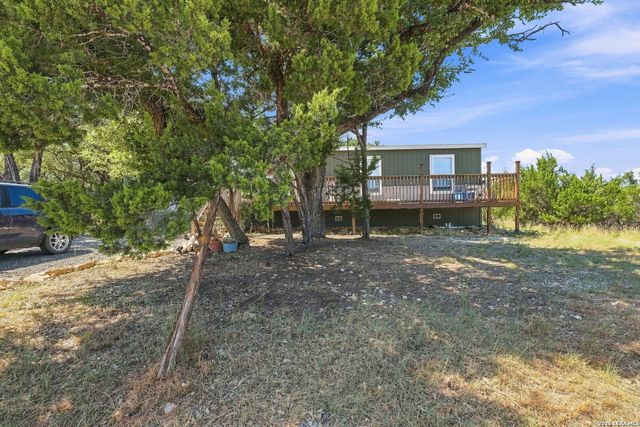 133 CANYON LAKE DR, Bandera, TX 78003