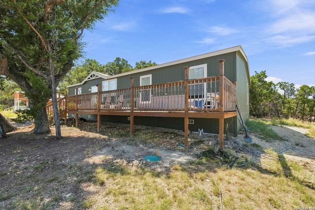 133 CANYON LAKE DR, Bandera, TX 78003