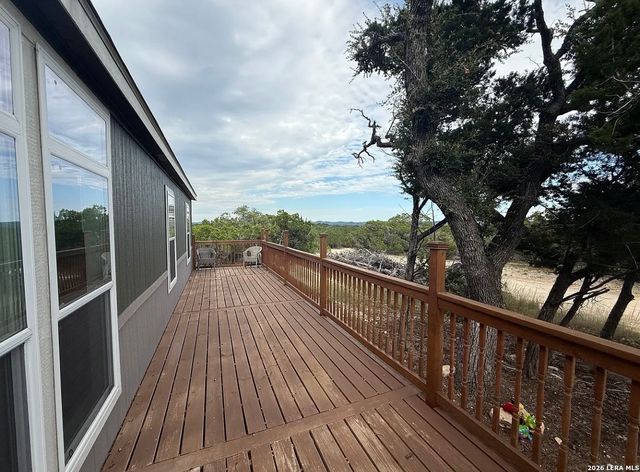 133 CANYON LAKE DR, Bandera, TX 78003