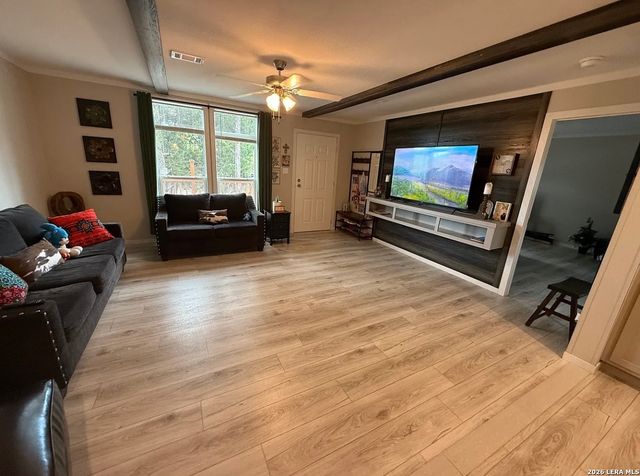 133 CANYON LAKE DR, Bandera, TX 78003