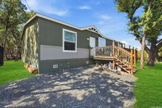 133 CANYON LAKE DR, Bandera, TX 78003
