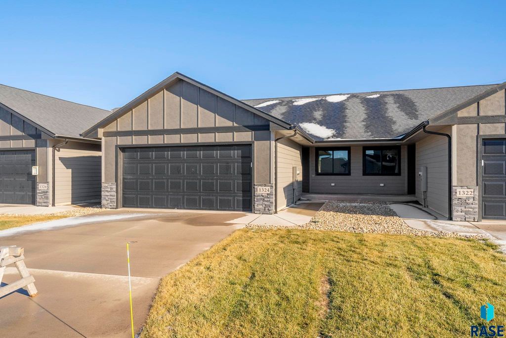 1322 N Kenley Pl Place, Tea, SD 57064