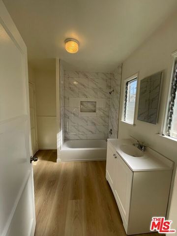 4434 Grand View Boulevard, Los Angeles, CA 90066