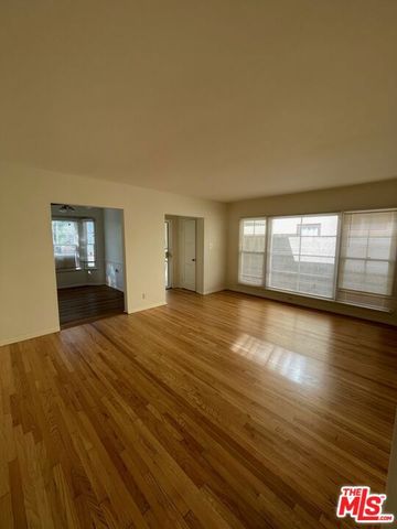 4434 Grand View Boulevard, Los Angeles, CA 90066