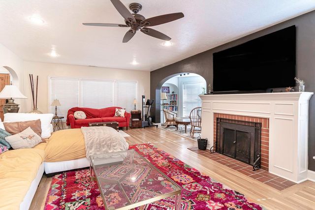 209 Kimble St, Modesto, CA 95354