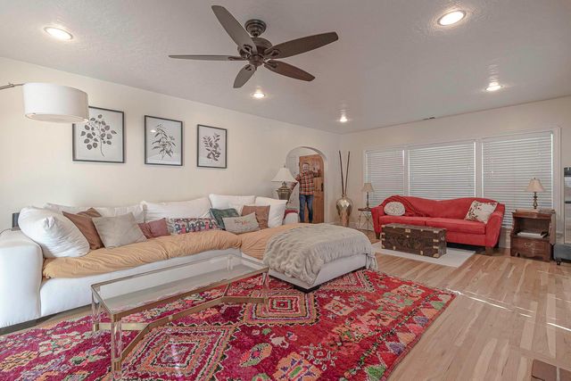 209 Kimble St, Modesto, CA 95354