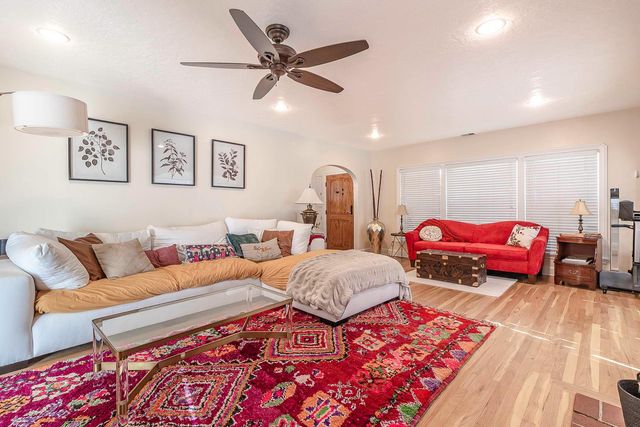 209 Kimble St, Modesto, CA 95354