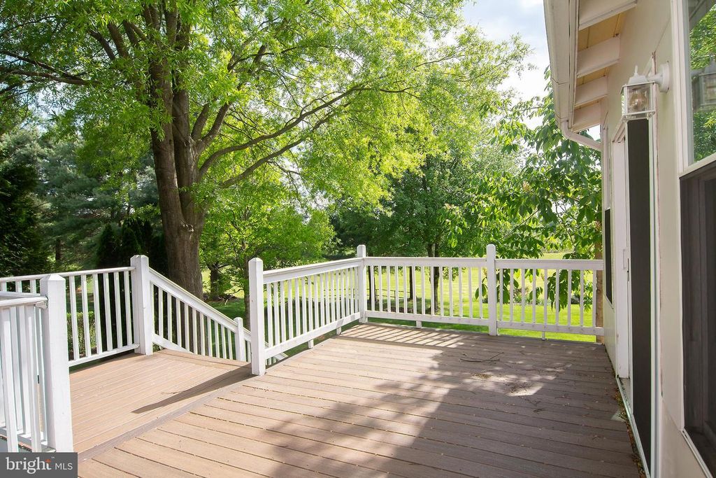 Image 36 of property listing at 168 FEDERAL ANN CT, Westminster, MD 21157