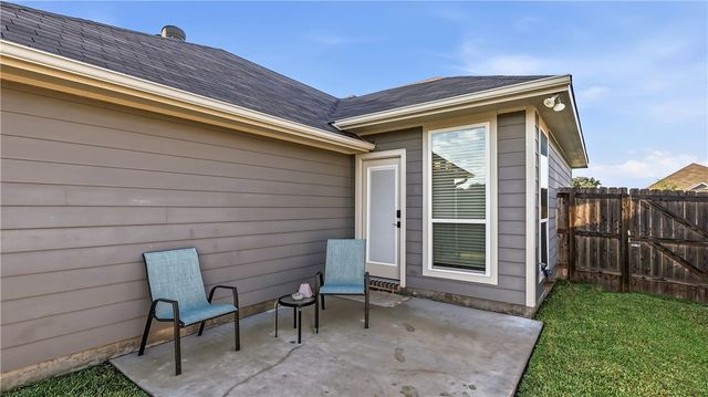 2707 Redcap Street, Bryan, TX 77803