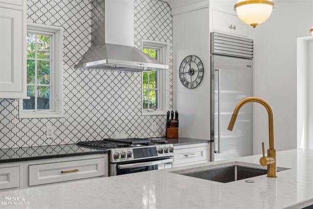 398 Rivard Boulevard, Grosse Pointe, MI 48230