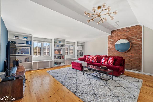 398 Rivard Boulevard, Grosse Pointe, MI 48230